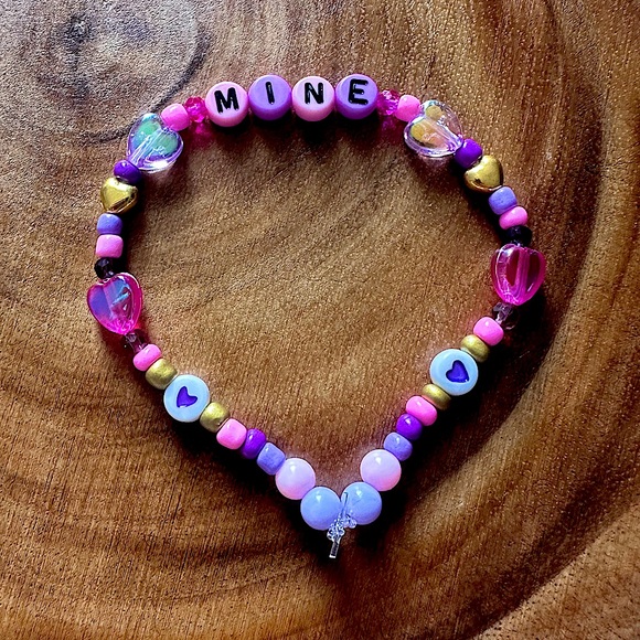 5 for $20 Taylor Swift Handmade Friendship Beaded Bracelet
“Mine” - Picture 1 of 1